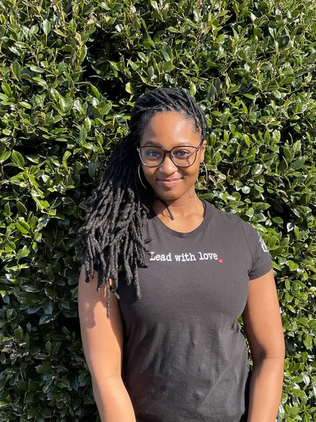 cut-the-clutter-rva-about-page-telisi-photo-457w Télisi Johnson