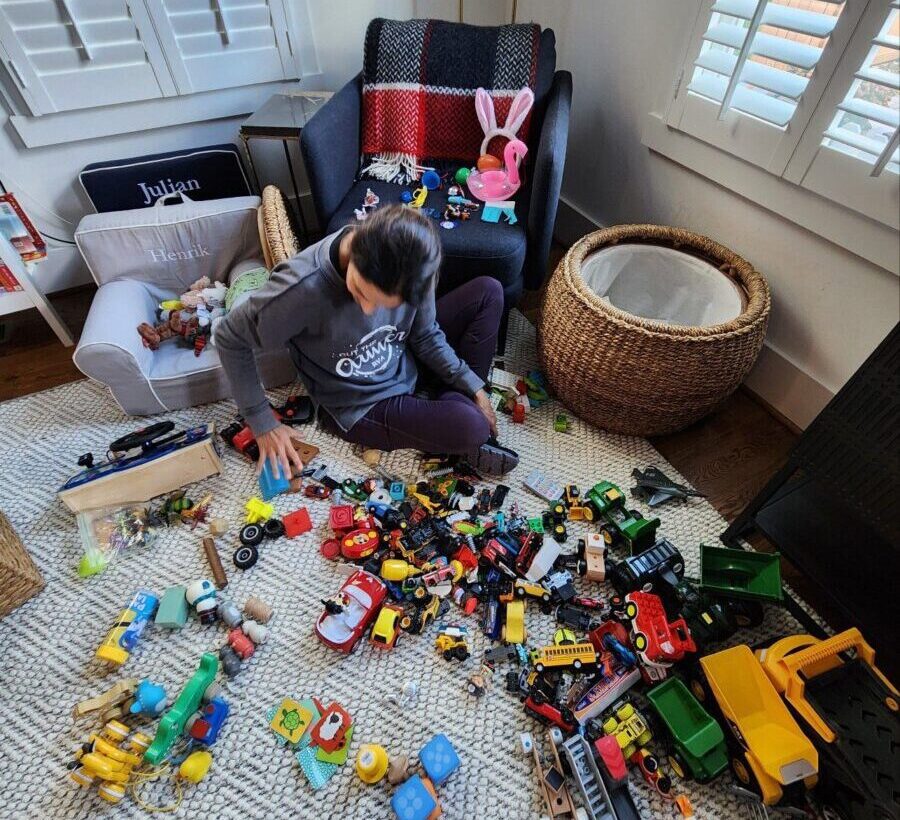 Organizing clothing accessories